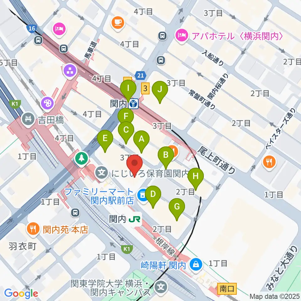 横浜B.B.STREET周辺のカフェ一覧地図