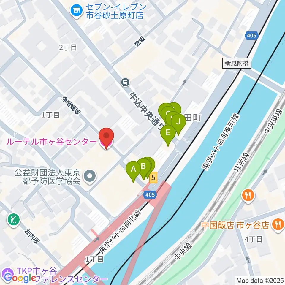 ルーテル市ヶ谷ホール周辺のファミレス・ファーストフード一覧地図