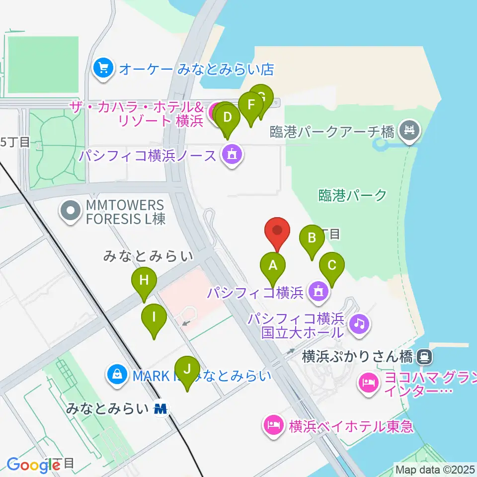 パシフィコ横浜 展示ホール周辺のファミレス・ファーストフード一覧地図