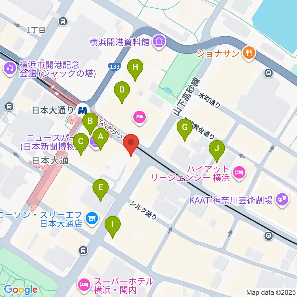 横浜都市発展記念館周辺のファミレス・ファーストフード一覧地図