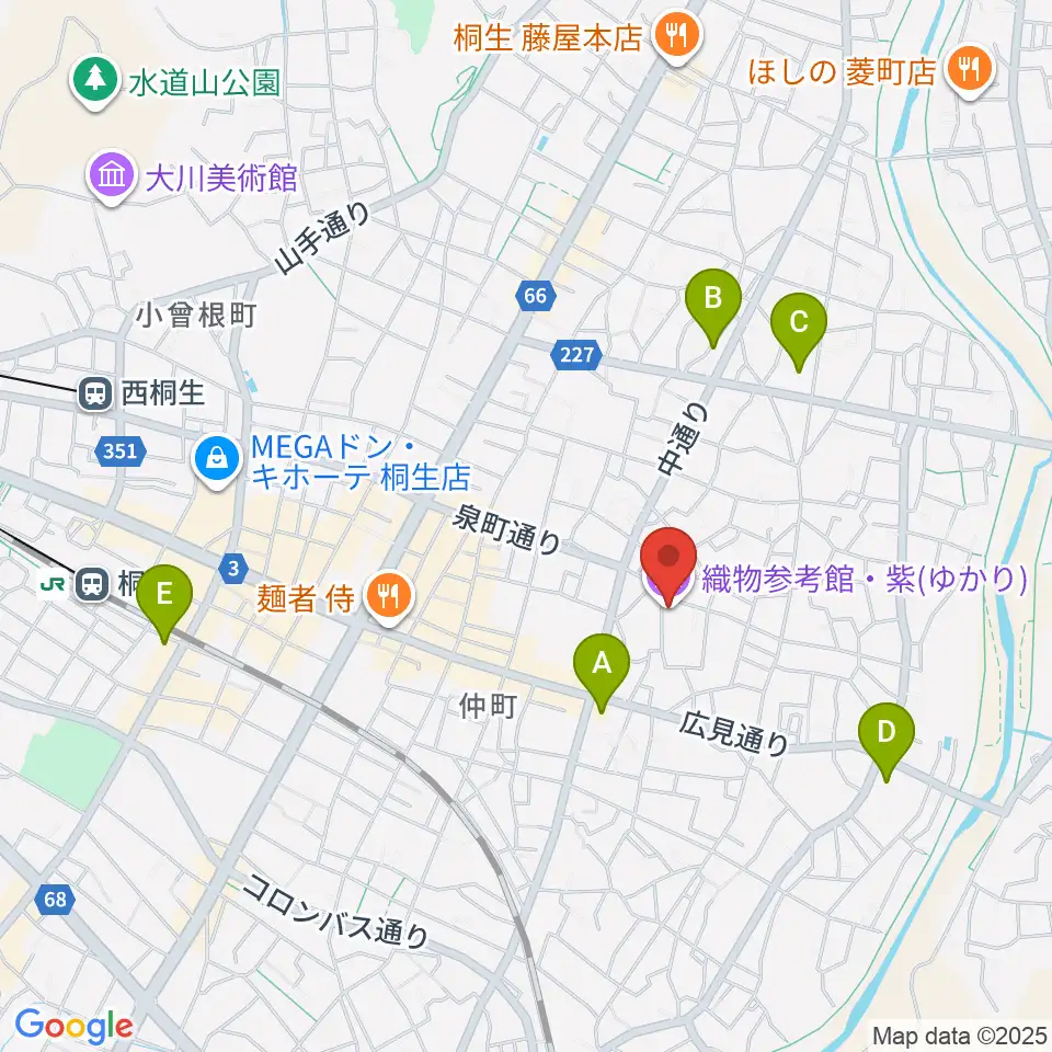 織物参考館・紫周辺のコンビニエンスストア一覧地図